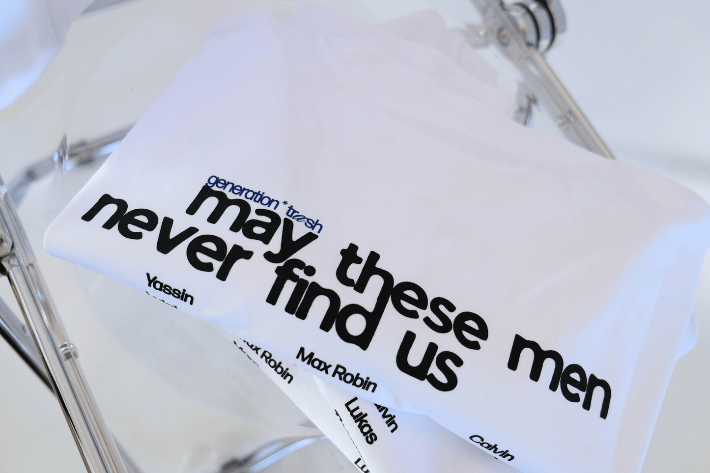 Oversize T-Shirt "May These Men Never Find Us"